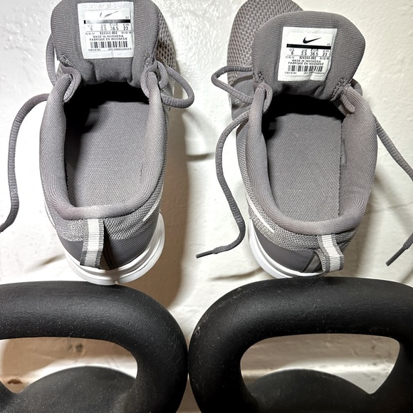 Nike Women's Flex Experience - Rn 7 Wolf Grey / White Cool - Picture 5 of 5